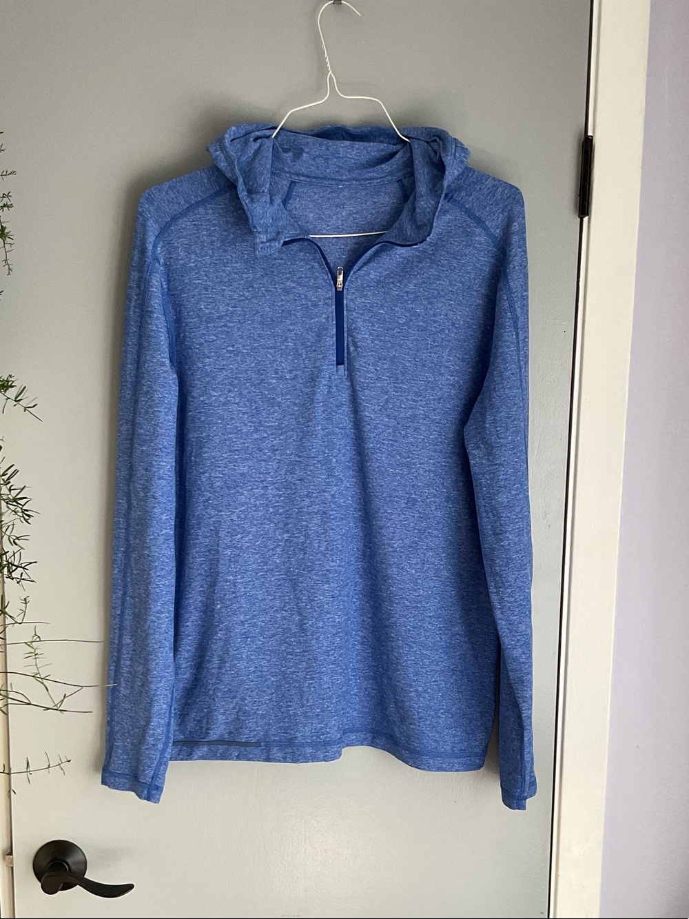 lululemon athletica Men's Blue Half-Zip Hooded Sweater